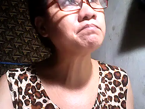 Snapshot of sweetsosie18 chatting on 06/11/26, 03:54 sweetsosie18 online show from 06/11/26, 03:54