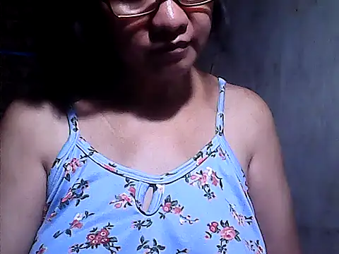 Snapshot of sweetsosie18 chatting on 07/17/26, 04:23 sweetsosie18 online show from 07/17/26, 04:23