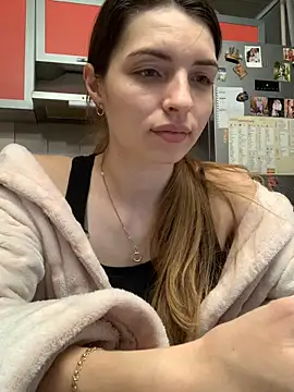 Snapshot of SeducingYoghourt chatting on 02/15/25, 03:39 SeducingYoghourt online show from 02/15/25, 03:39