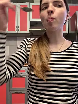 Snapshot of SeducingYoghourt chatting on 03/19/25, 11:17 SeducingYoghourt online show from 03/19/25, 11:17