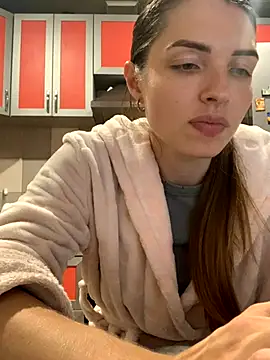 Snapshot of SeducingYoghourt chatting on 10/23/25, 04:06 SeducingYoghourt online show from 10/23/25, 04:06