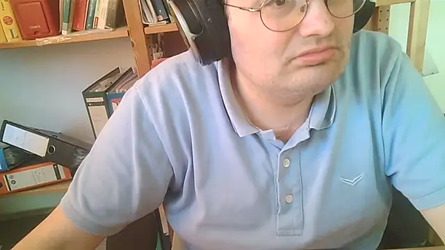 Snapshot of makau1 chatting on 04/23/26, 06:14 makau1 online show from 04/23/26, 06:14