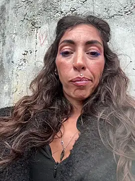 amanilouve online show from 04/22/26, 01:23