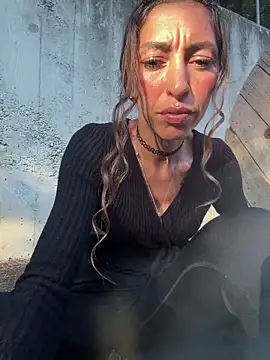 amanilouve online show from 04/25/26, 05:10