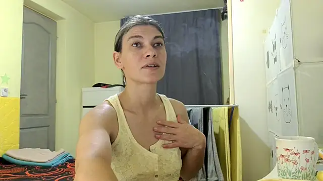 Snapshot of MercyLove chatting on 12/18/25, 02:56 MercyLove online show from 12/18/25, 02:56