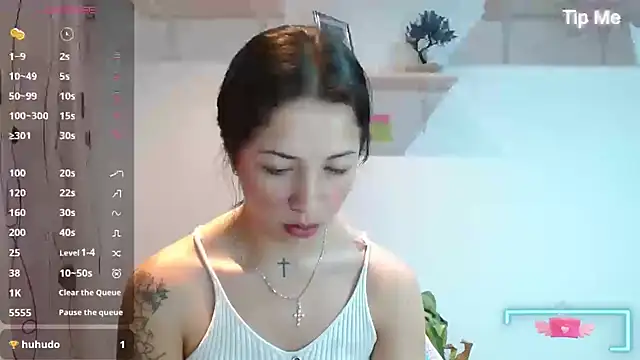 Snapshot of MadisonCambel chatting on 12/03/24, 12:02 MadisonCambel online show from 12/03/24, 12:02