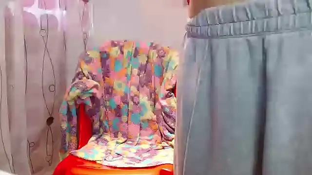 Snapshot of MadisonCambel chatting on 12/17/24, 02:55 MadisonCambel online show from 12/17/24, 02:55