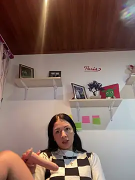 Snapshot of MadisonCambel chatting on 01/15/25, 04:11 MadisonCambel online show from 01/15/25, 04:11