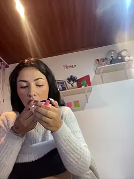 Snapshot of MadisonCambel chatting on 01/17/25, 11:49 MadisonCambel online show from 01/17/25, 11:49