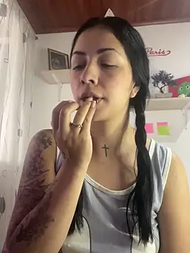 Snapshot of MadisonCambel chatting on 03/20/25, 01:04 MadisonCambel online show from 03/20/25, 01:04