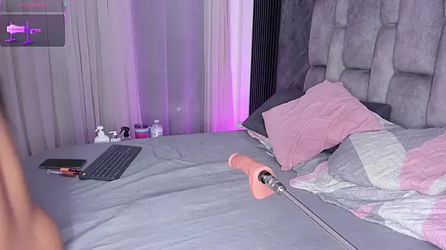 emily fox1 online show from 10/10/25, 12:04