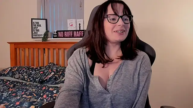 LucieWinters UK online show from 01/06/25, 03:40