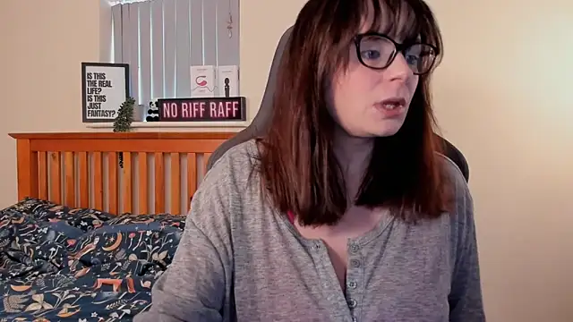 LucieWinters UK online show from 01/13/25, 02:00