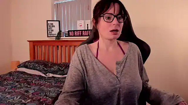 LucieWinters UK online show from 01/30/25, 09:04