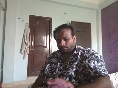 Snapshot of sura11311 chatting on 06/17/26, 07:11 sura11311 online show from 06/17/26, 07:11