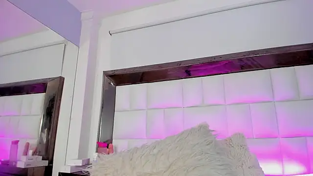 MiaConte online show from 12/13/24, 01:26