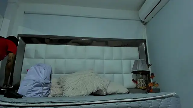 MiaConte online show from 01/29/25, 07:22