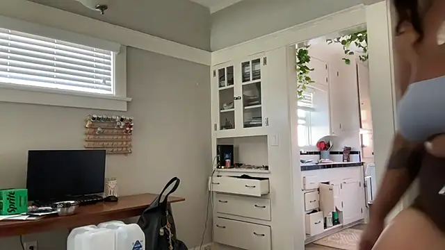 dreamyriri online show from 04/11/26, 09:08