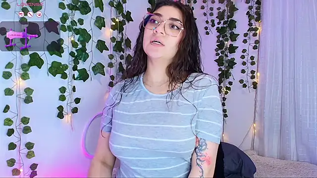 Snapshot of Samii_Evans chatting on 10/10/25, 06:23 Samii Evans online show from 10/10/25, 06:23