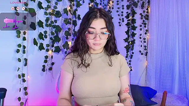 Snapshot of Samii_Evans chatting on 10/24/25, 02:52 Samii Evans online show from 10/24/25, 02:52