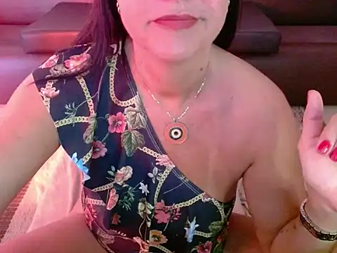 Linda1975 online show from 12/20/25, 11:06