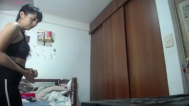 Snapshot of Moon_lunita chatting on 11/11/25, 11:38 Moon lunita online show from 11/11/25, 11:38