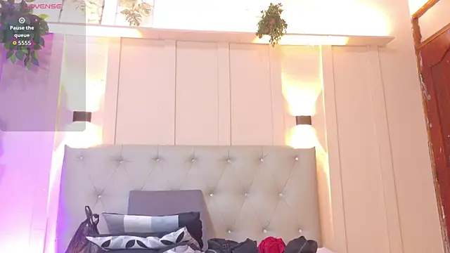 nicol snow online show from 10/15/25, 01:33