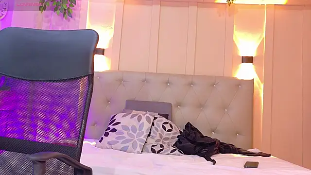 nicol snow online show from 11/25/25, 01:11