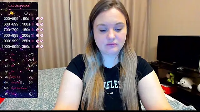 Snapshot of AlanaBrox chatting on 12/14/24, 02:45 AlanaBrox online show from 12/14/24, 02:45