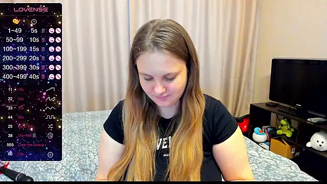 Snapshot of AlanaBrox chatting on 12/28/24, 11:30 AlanaBrox online show from 12/28/24, 11:30