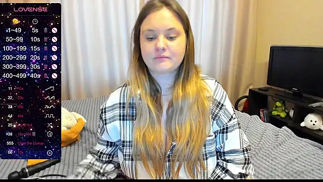 Snapshot of AlanaBrox chatting on 02/12/25, 12:33 AlanaBrox online show from 02/12/25, 12:33