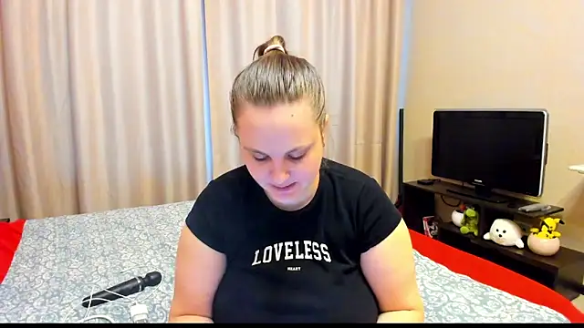 Snapshot of AlanaBrox chatting on 03/04/25, 01:28 AlanaBrox online show from 03/04/25, 01:28