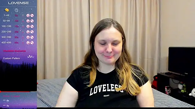 Snapshot of AlanaBrox chatting on 03/19/25, 06:01 AlanaBrox online show from 03/19/25, 06:01