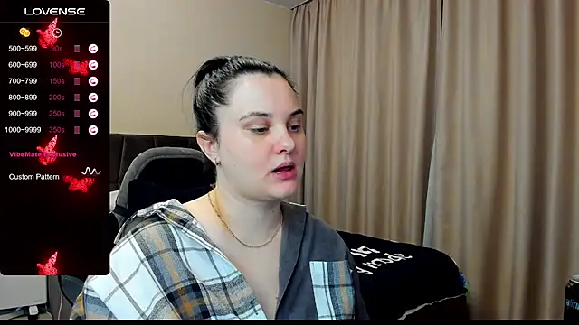 Snapshot of AlanaBrox chatting on 10/02/25, 09:22 AlanaBrox online show from 10/02/25, 09:22