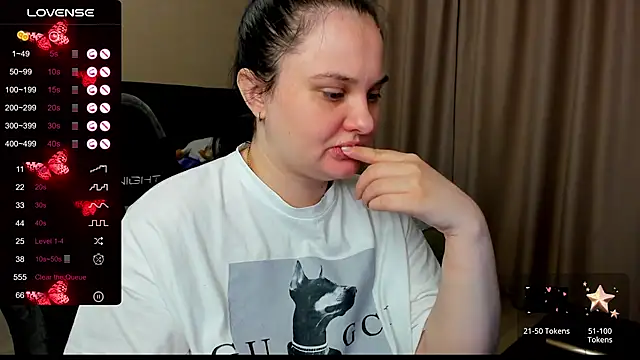 Snapshot of AlanaBrox chatting on 10/19/25, 10:10 AlanaBrox online show from 10/19/25, 10:10