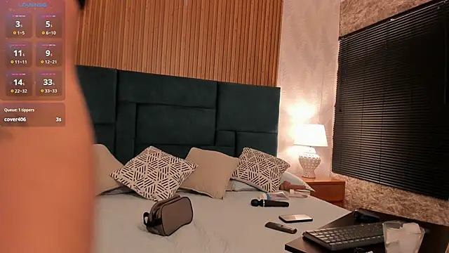 Kareena chopra online show from 10/21/25, 12:28