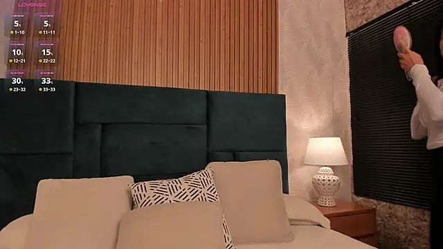 Kareena chopra online show from 11/12/25, 01:55