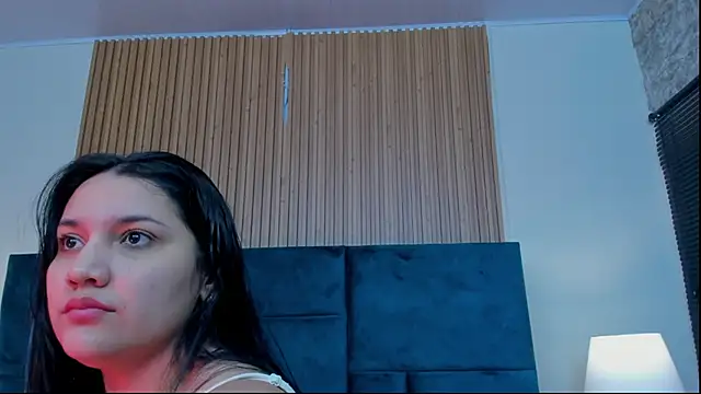 Snapshot of Kareena_chopra chatting on 06/05/26, 12:11 Kareena chopra online show from 06/05/26, 12:11