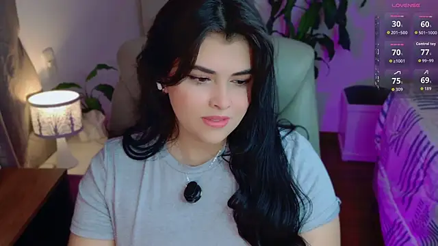 Snapshot of Alyaa_s chatting on 06/30/26, 04:57 Alyaa s online show from 06/30/26, 04:57