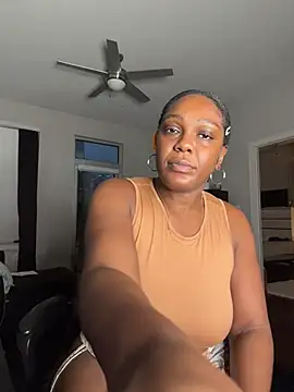 TilaTotti online show from 04/23/26, 01:18