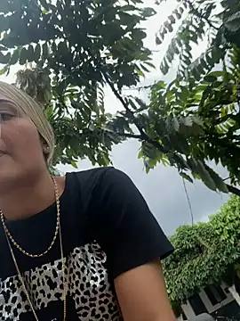 Snapshot of Sarita-candy chatting on 01/26/25, 05:13 Sarita-candy online show from 01/26/25, 05:13