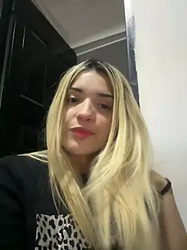 Snapshot of Sarita-candy chatting on 02/01/25, 01:12 Sarita-candy online show from 02/01/25, 01:12