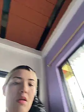 Snapshot of Sarita-candy chatting on 02/21/25, 01:22 Sarita-candy online show from 02/21/25, 01:22