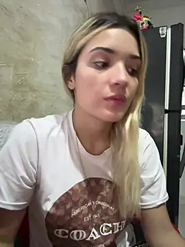 Snapshot of Sarita-candy chatting on 03/14/25, 10:38 Sarita-candy online show from 03/14/25, 10:38