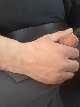 Snapshot of 74bob chatting on 02/05/25, 03:31 74bob online show from 02/05/25, 03:31