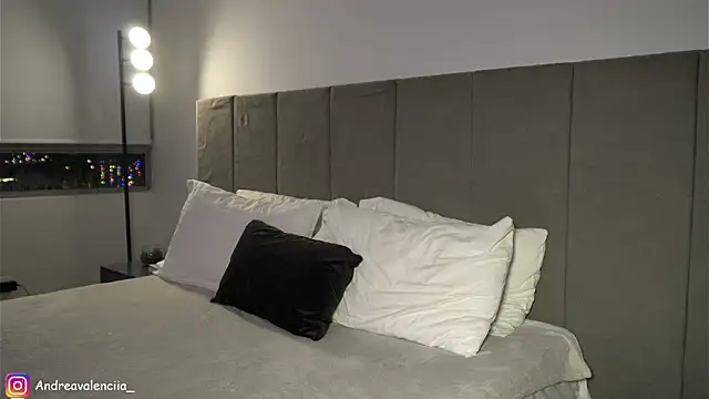 kendall ruiz online show from 02/25/25, 02:14