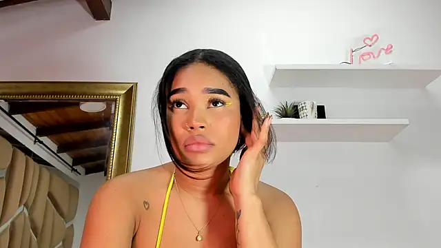 Snapshot of naia_blessed chatting on 02/25/25, 01:20 naia blessed online show from 02/25/25, 01:20