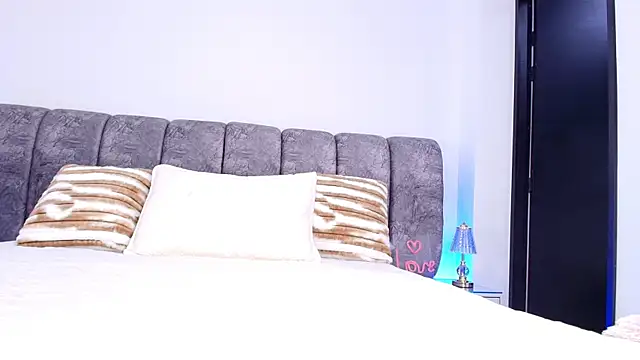 naia blessed online show from 11/21/25, 07:12