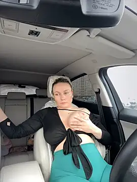 Snapshot of Bondgirl_013 chatting on 01/17/25, 08:13 Bondgirl 013 online show from 01/17/25, 08:13