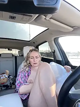 Snapshot of Bondgirl_013 chatting on 02/08/25, 09:13 Bondgirl 013 online show from 02/08/25, 09:13